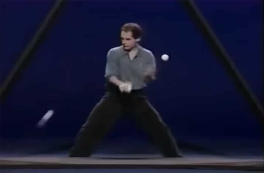 michael moschen triangle juggling